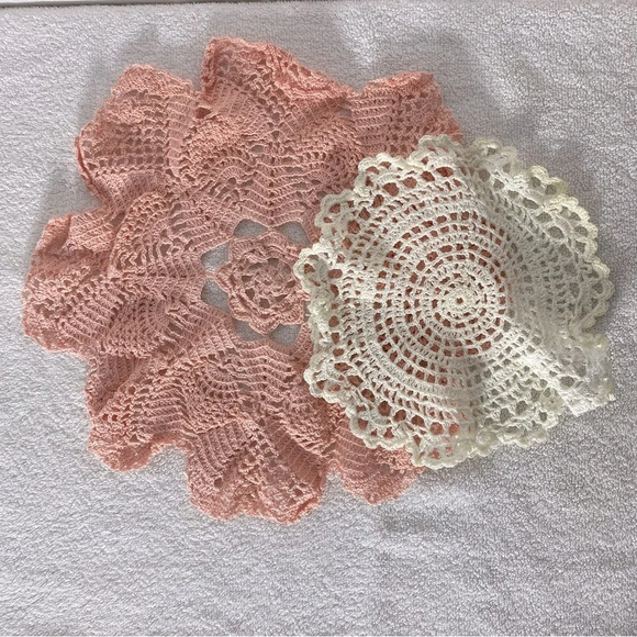 Vintage  Handmade Pink & Cream Crochet Lace Round Doilies X2 - Picture 10 of 10